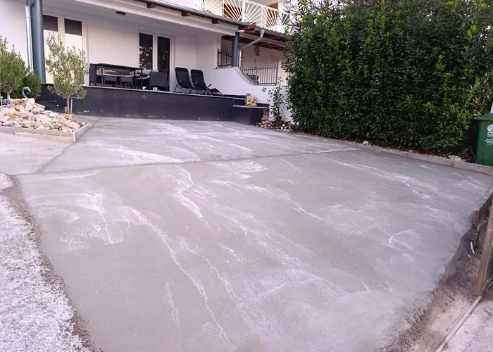 - Povilska * Novi Vinodolski